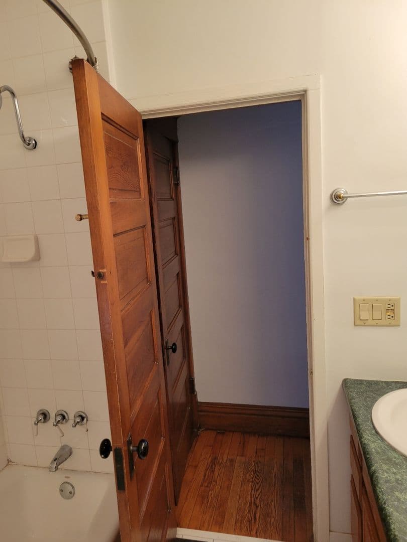 St. Paul House: 1633 Van Buren Ave
