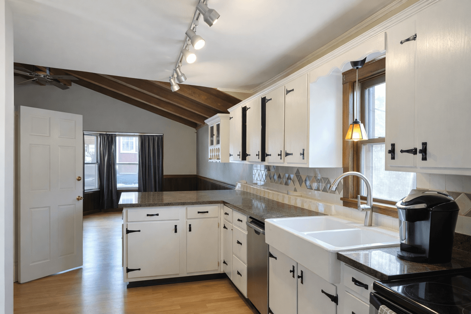 St. Paul House: 1468 Carroll Ave