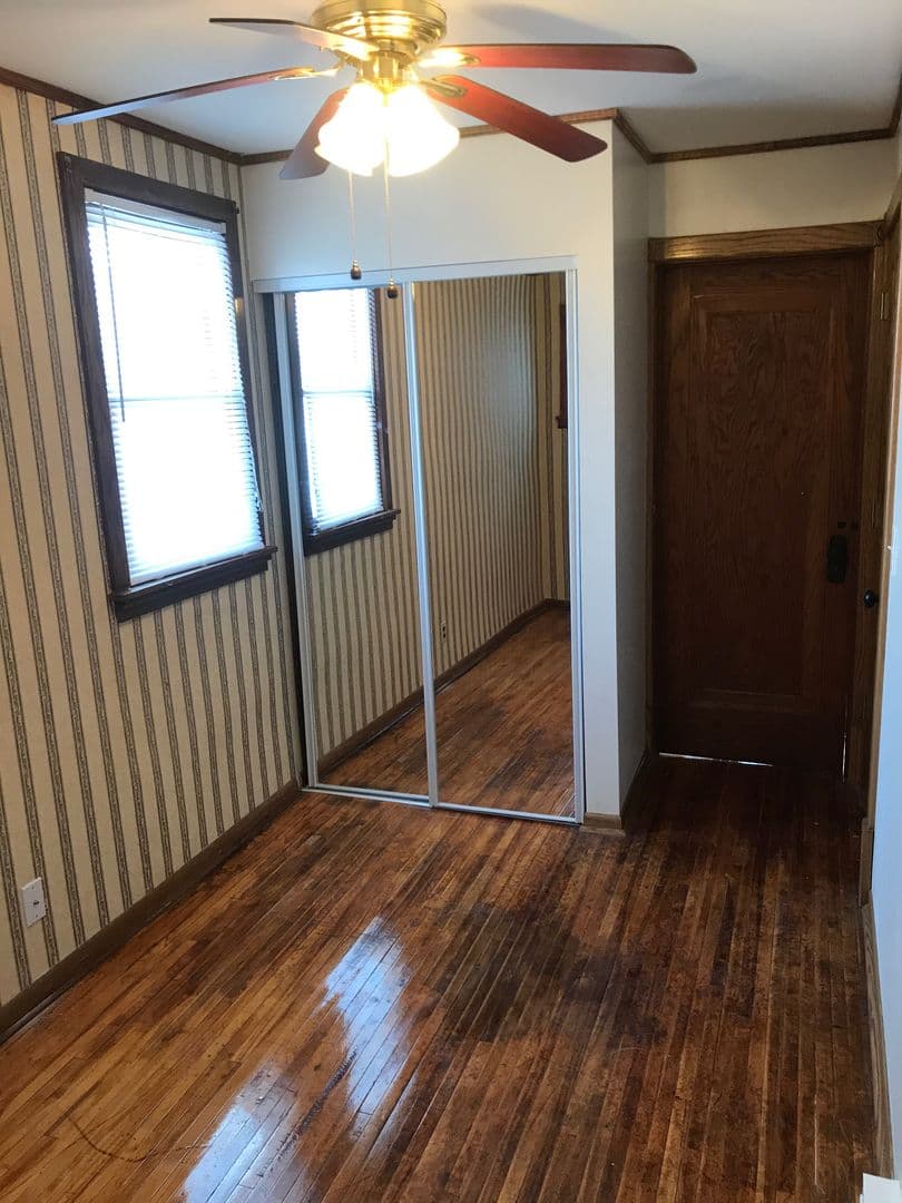 St. Paul Apartment: 1641 Hewitt Ave