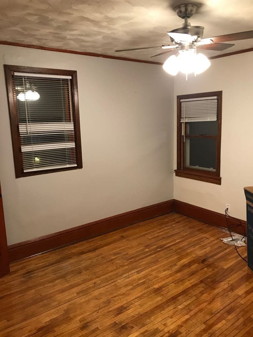 St. Paul Apartment: 1641 Hewitt Ave