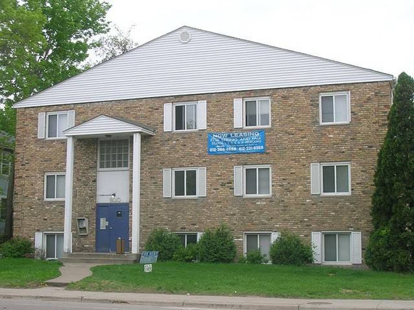 Minneapolis Apartment: 800 University Ave SE