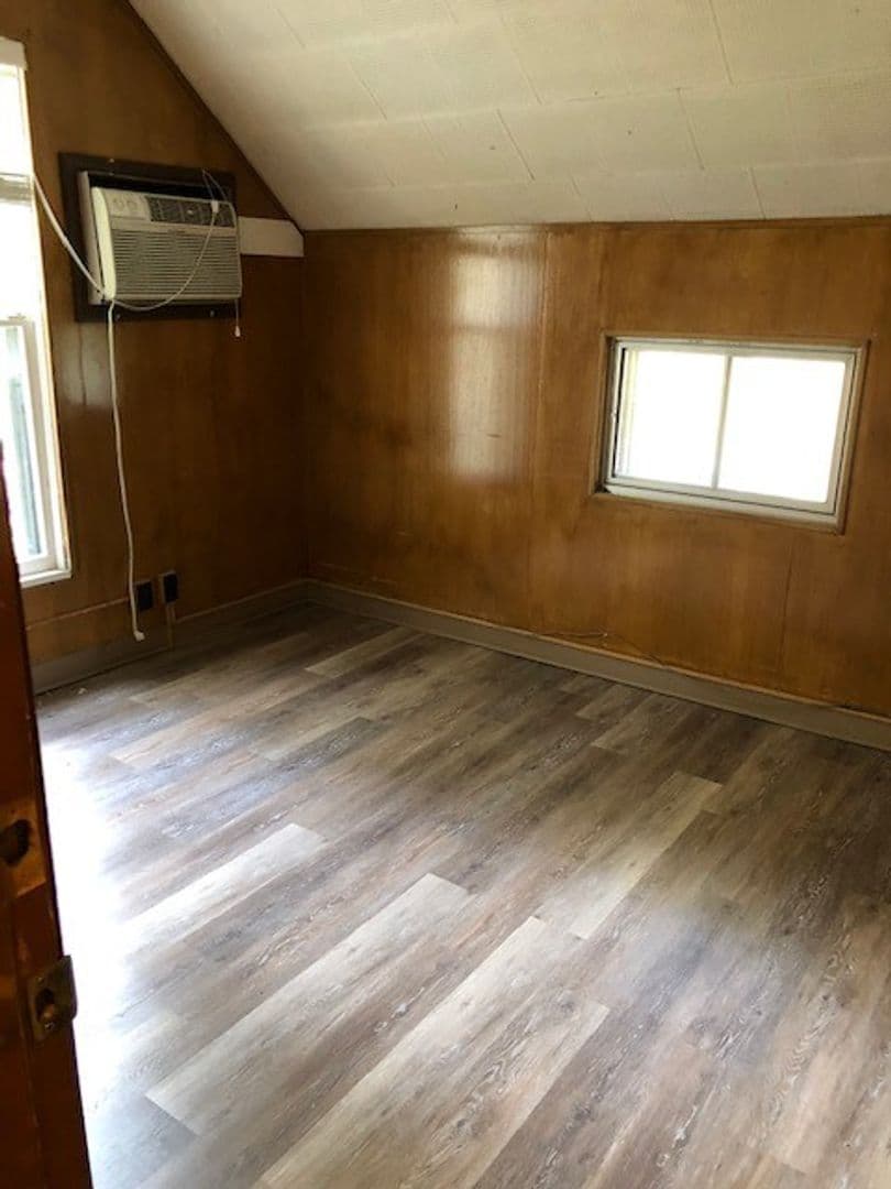 Minneapolis Apartment: 1307 6th St SE