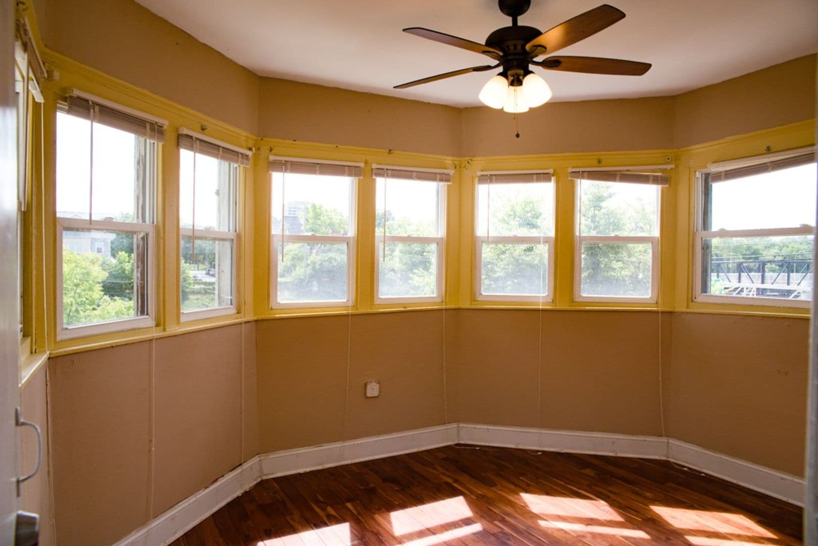 Minneapolis Apartment: 809 6th St SE