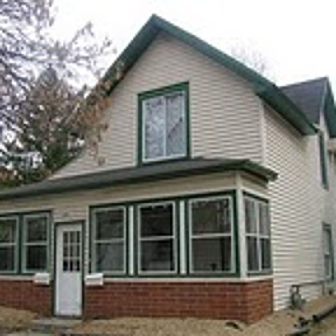 Minneapolis Apartment: 620 11th Ave SE