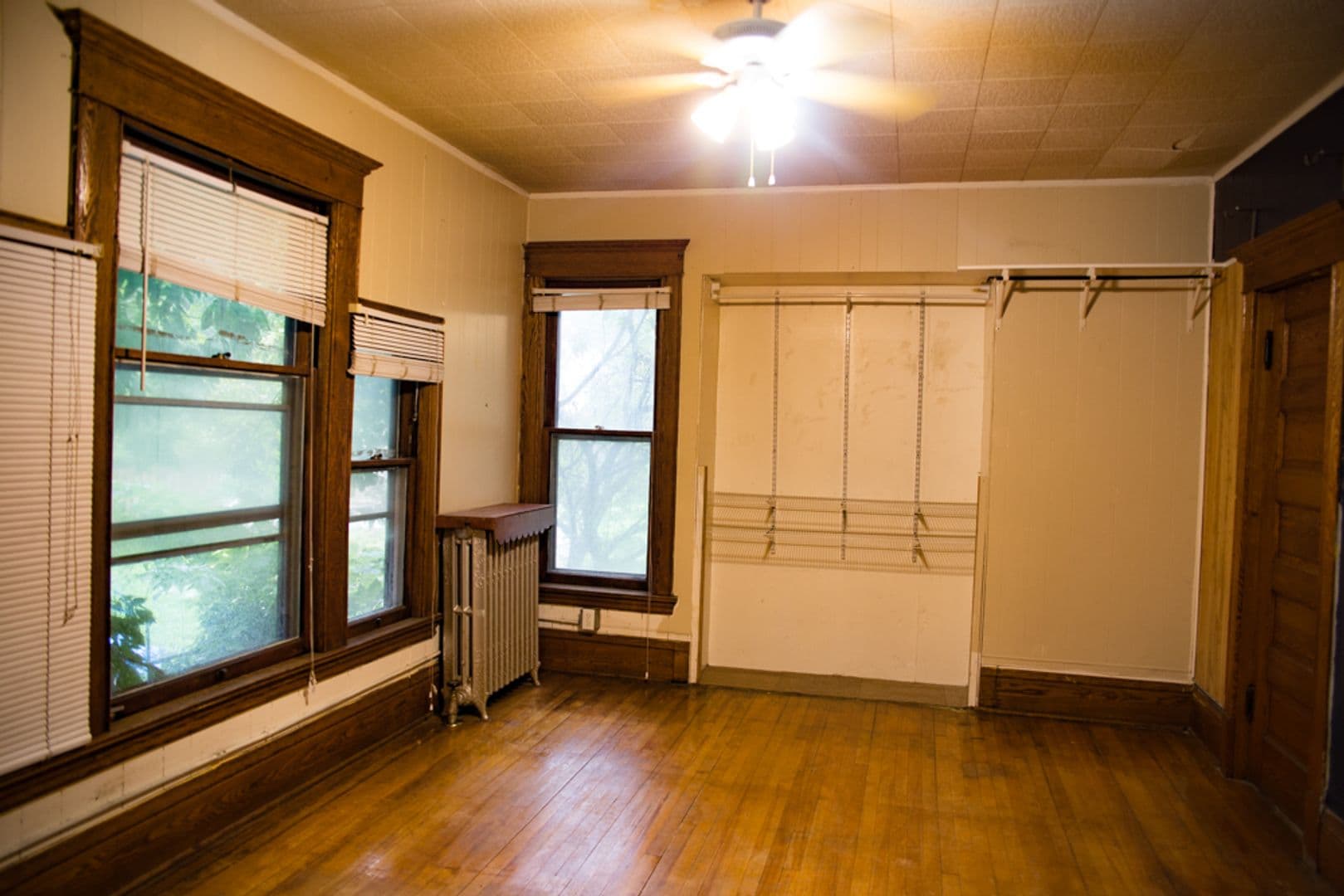 Minneapolis Apartment: 1724 Como Ave SE