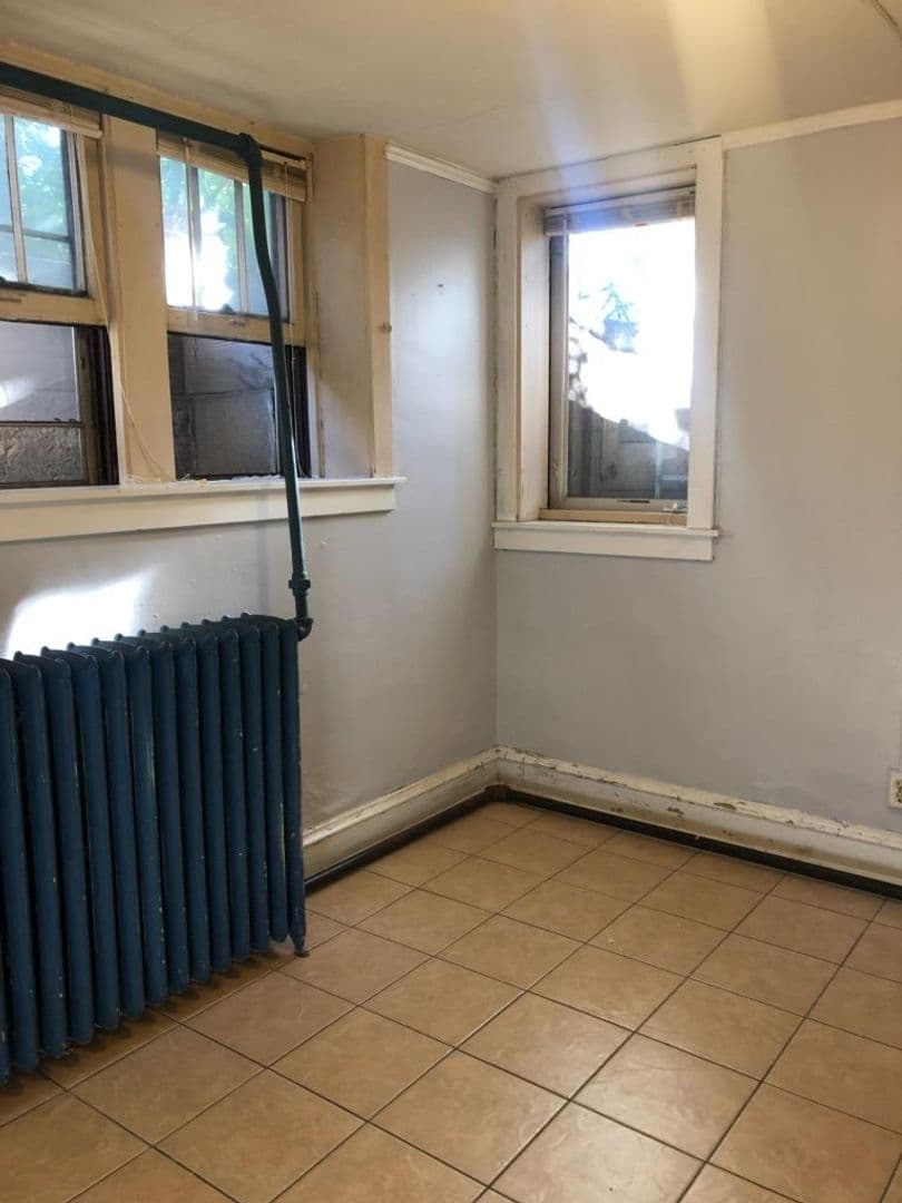 Minnneapolis Apartment: 417 11th Ave SE