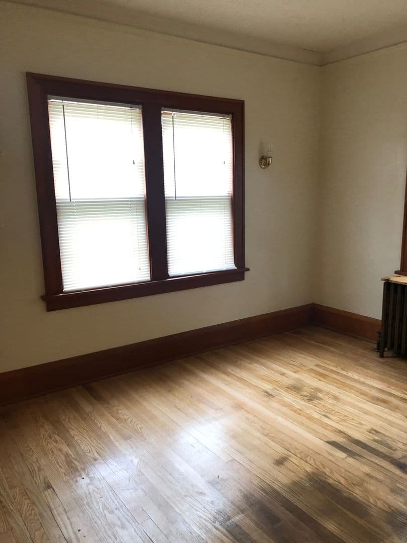 Minneapolis House: 1076 18th Ave SE