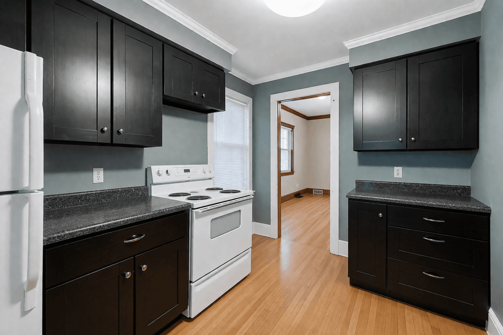 St. Paul House: 811 Snelling Ave N