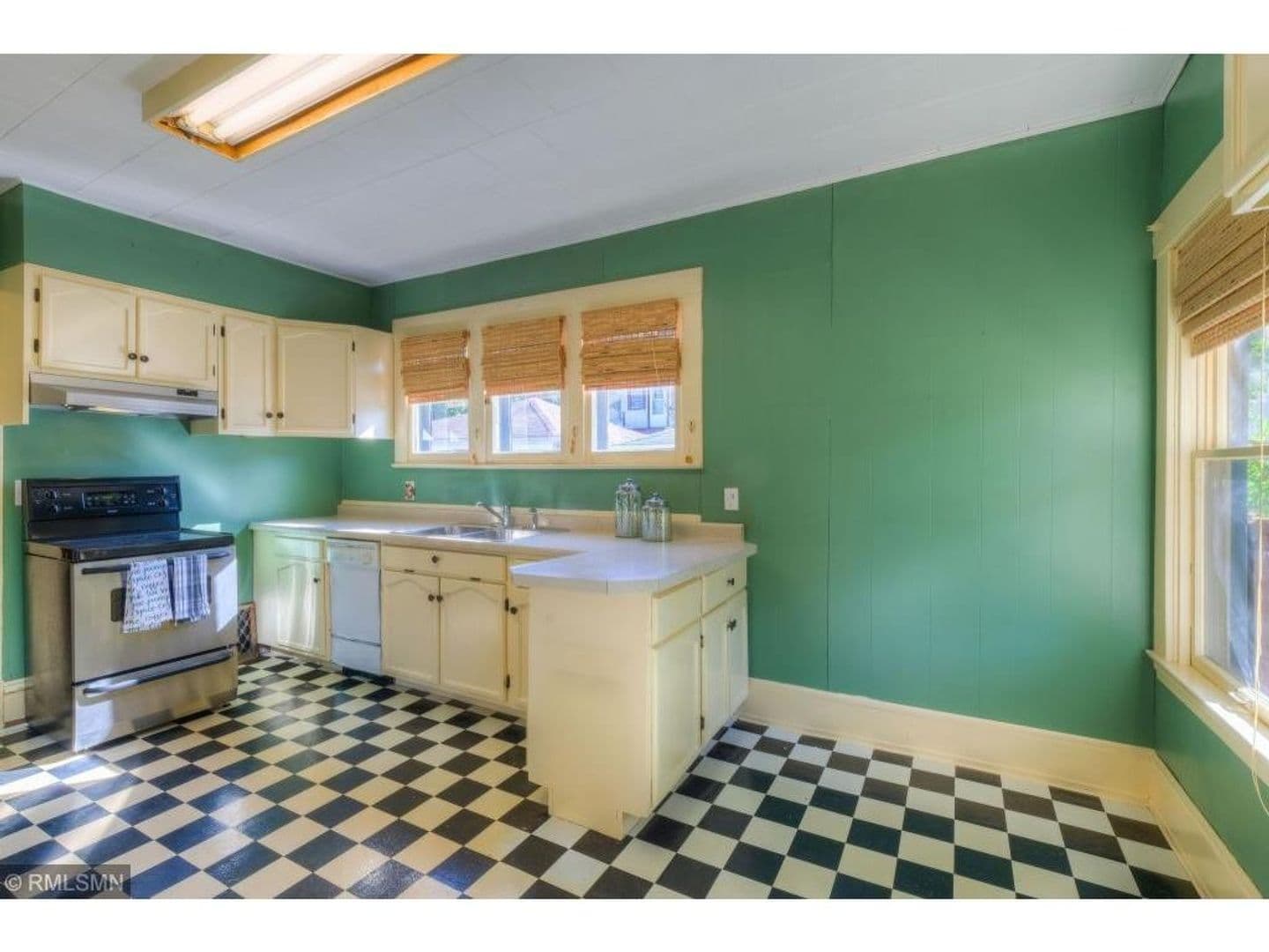 St Paul House: 1654 Van Buren Ave