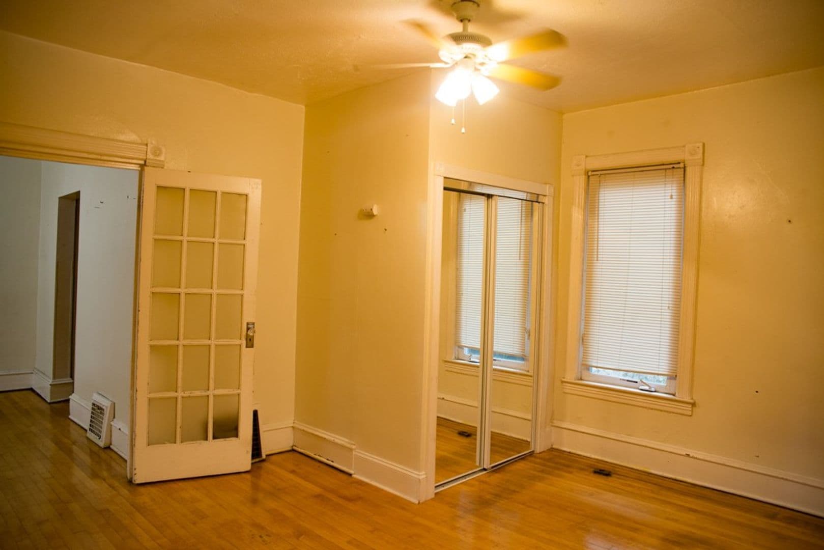 Minneapolis Apartment: 1075 24th Ave SE