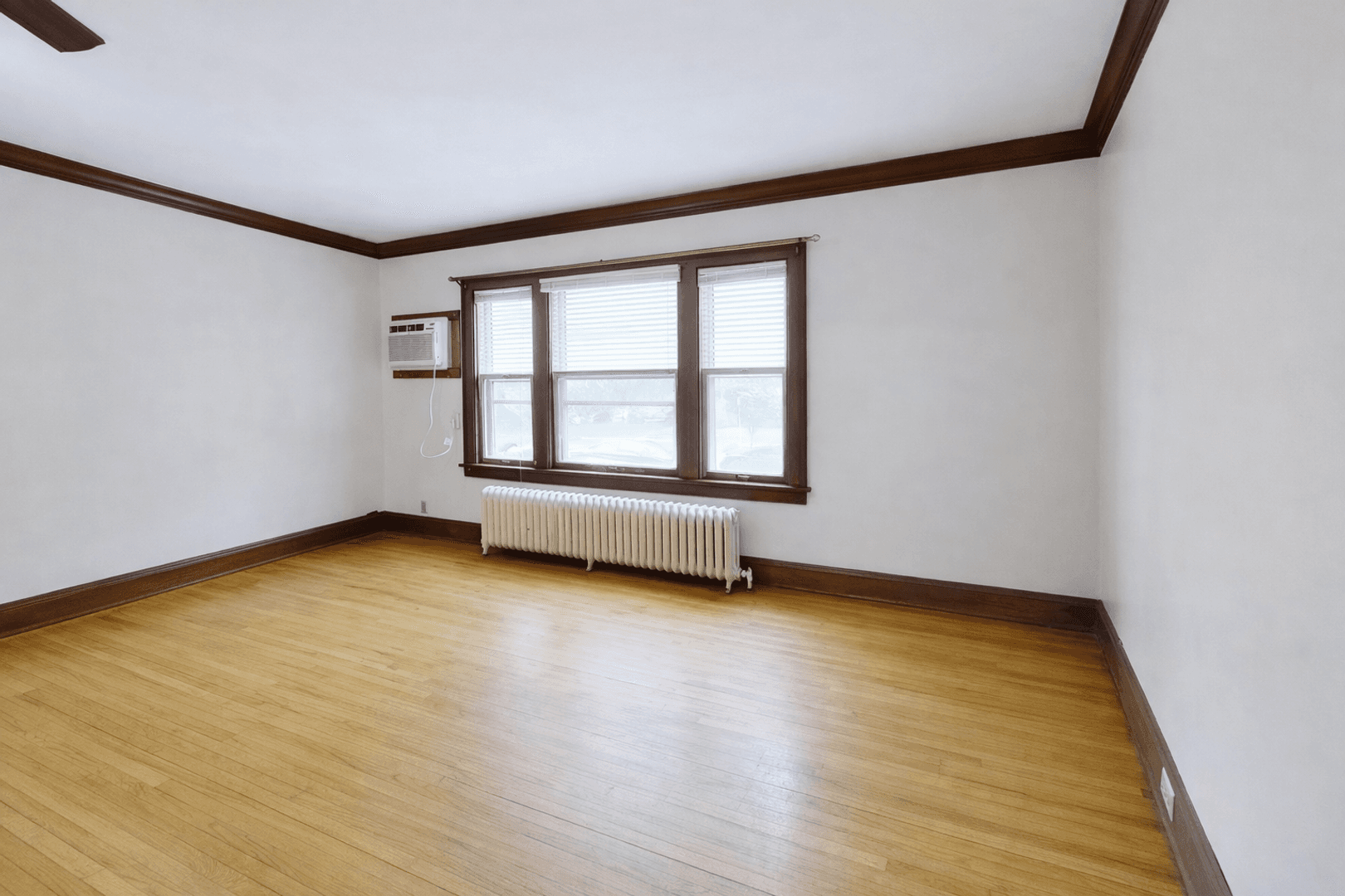 Minneapolis Apartment: 806-08 5th St SE