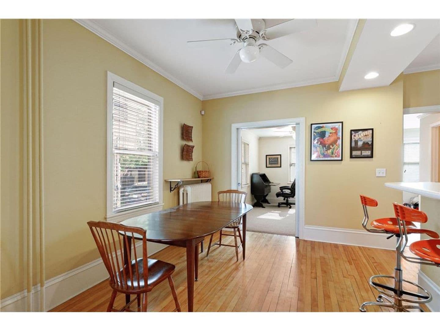 St. Paul House: 406 Fry St