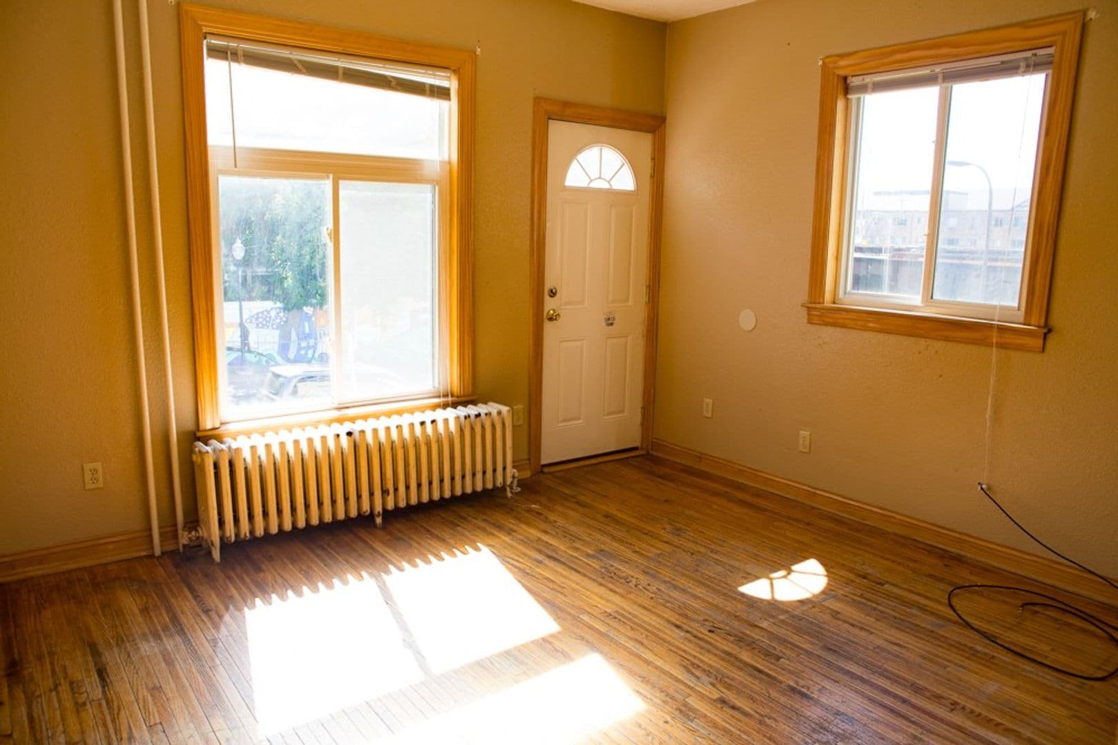 Minneapolis Apartment: 825-27 15th Ave SE