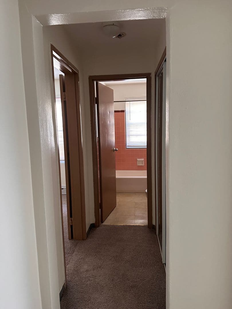 Minneapolis Apartment: 318 8th Ave SE
