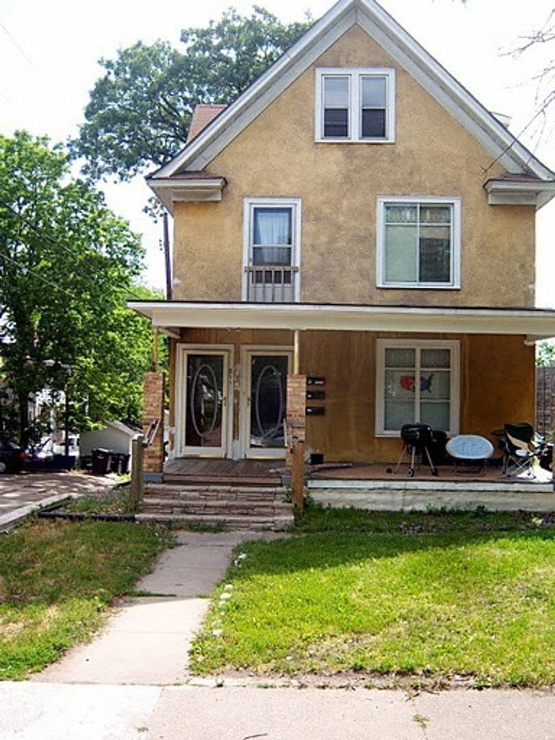 Minneapolis Apartment: 811 28th Ave S