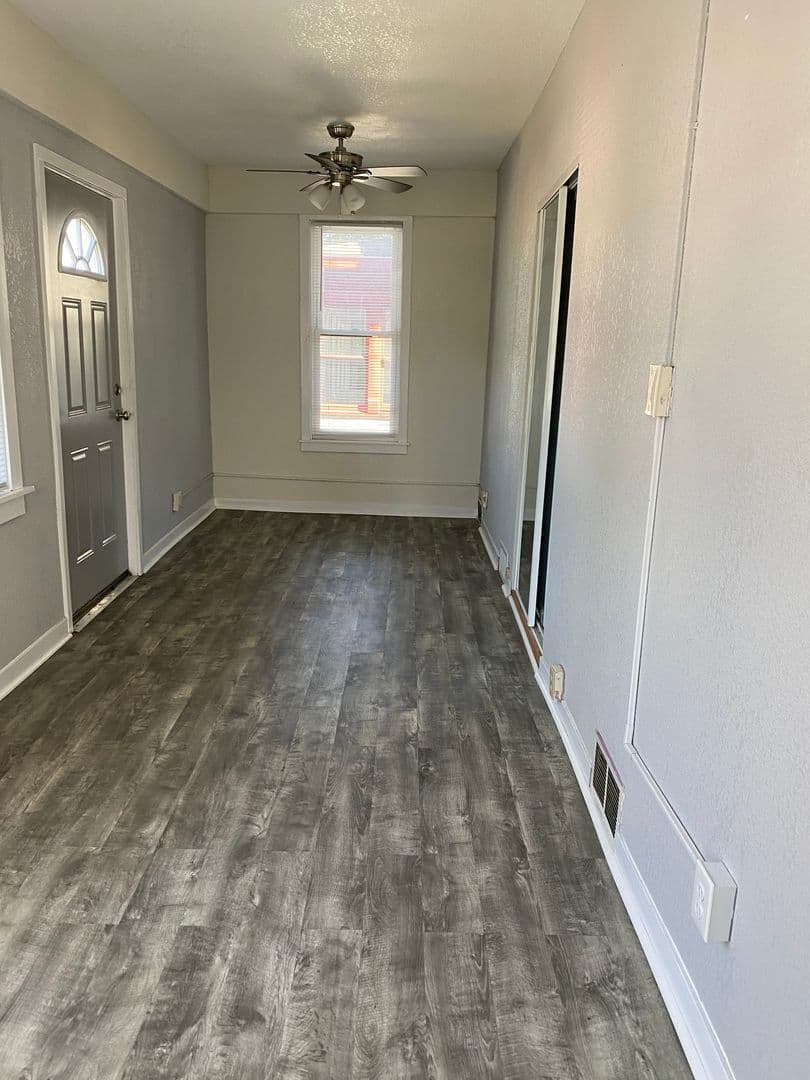 Minneapolis Apartment: 1212 Como Ave SE