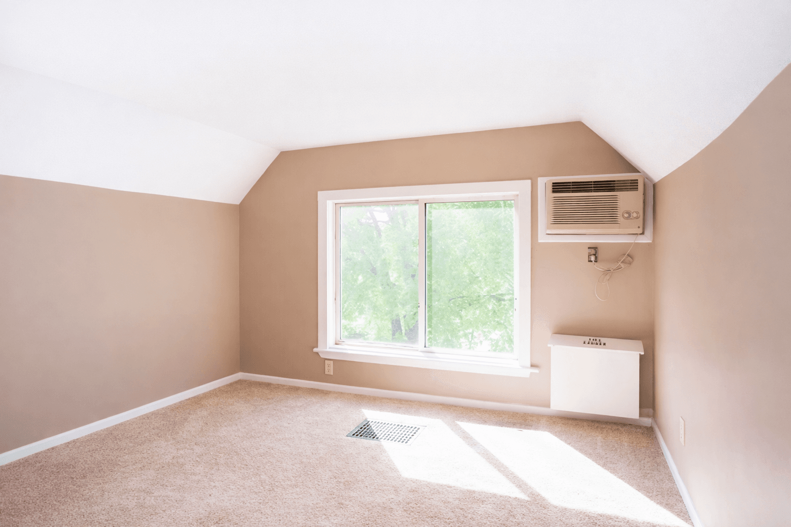 St. Paul House: 1689 Marshall Ave