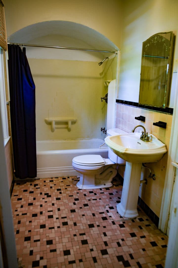 Minneapolis Apartment: 2701 Delaware St SE