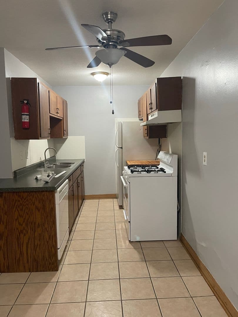 Minneapolis Apartment: 801 University Ave SE