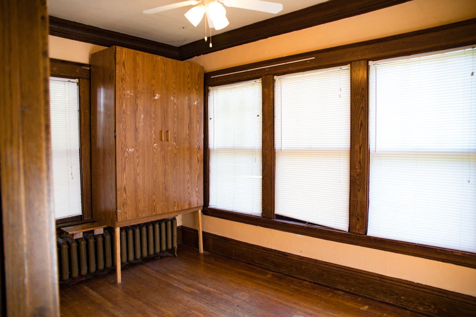 Minnneapolis Apartment: 417 11th Ave SE