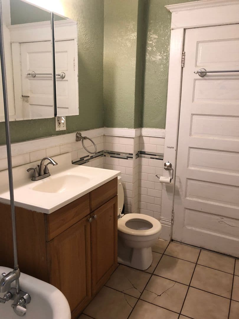 Minneapolis Apartment: 1114-16 14th Ave SE