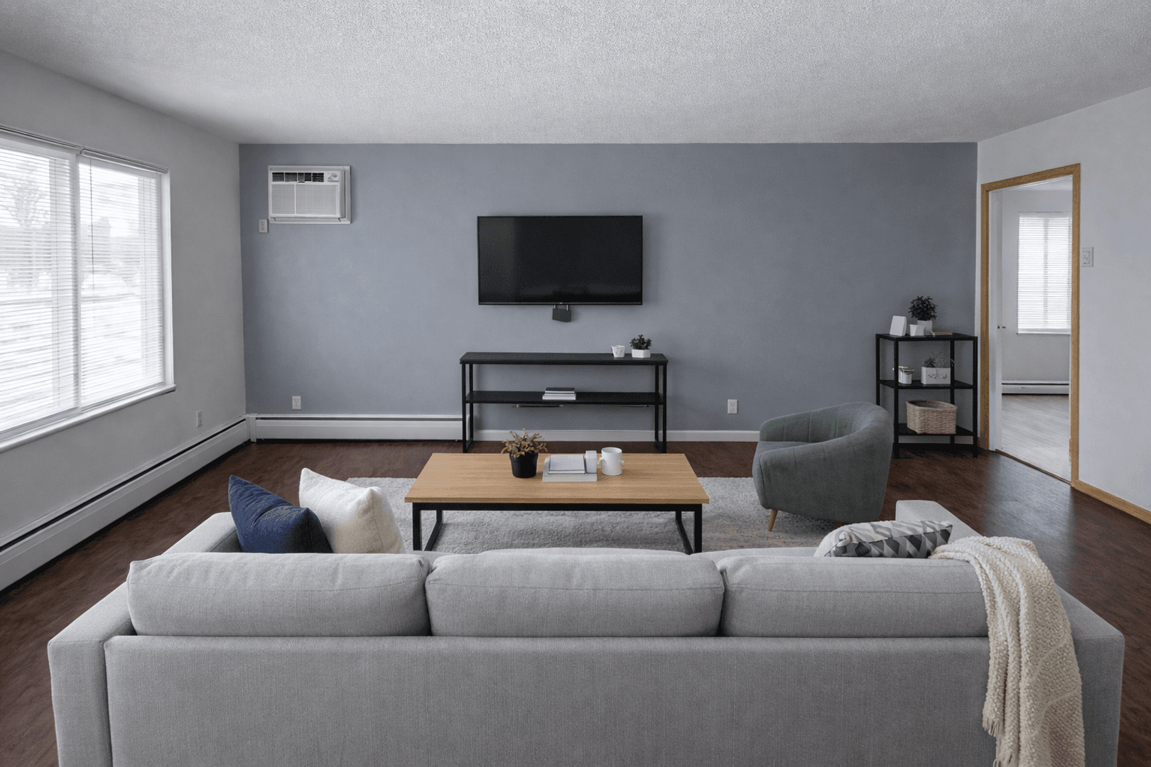 Minneapolis Apartment: 414 7th Ave SE
