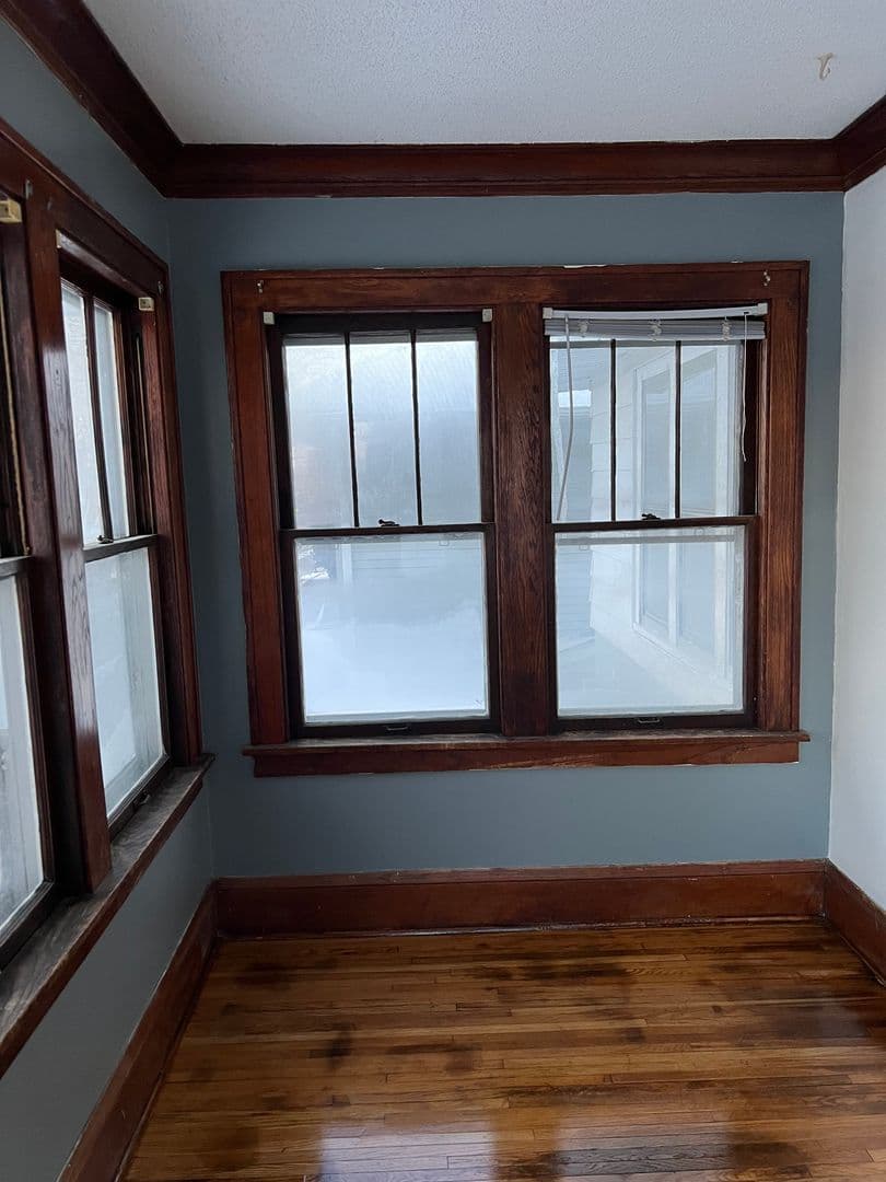 St. Paul Apartment: 613 Snelling Ave N