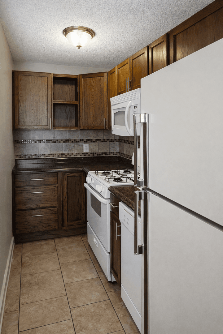 Minneapolis Apartment: 1221-23 8th St SE