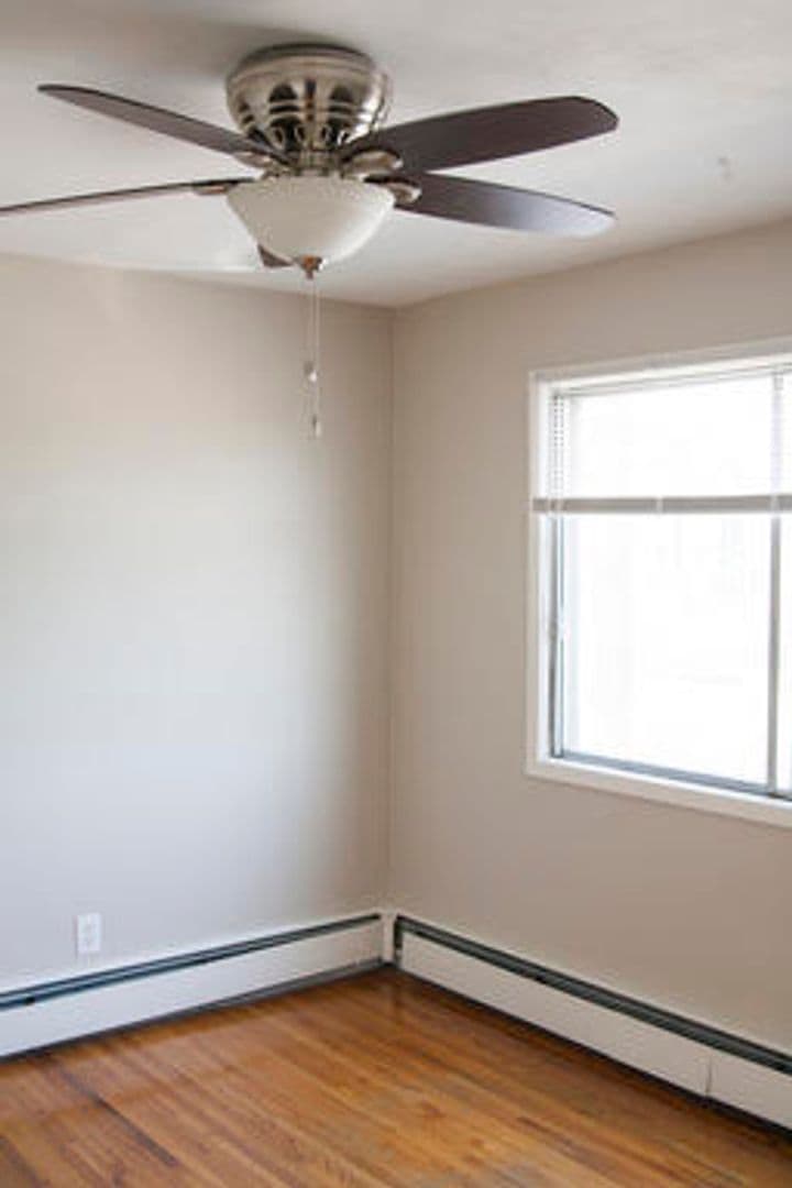 Minneapolis Apartment: 815 13th Ave SE