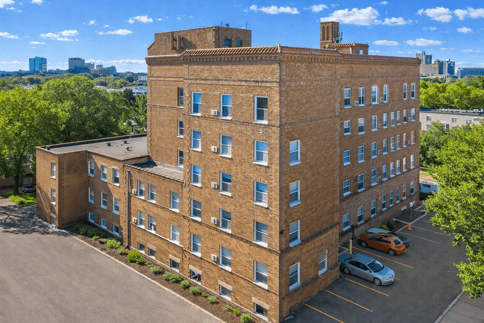 Minneapolis Apartment: 414 7th Ave SE