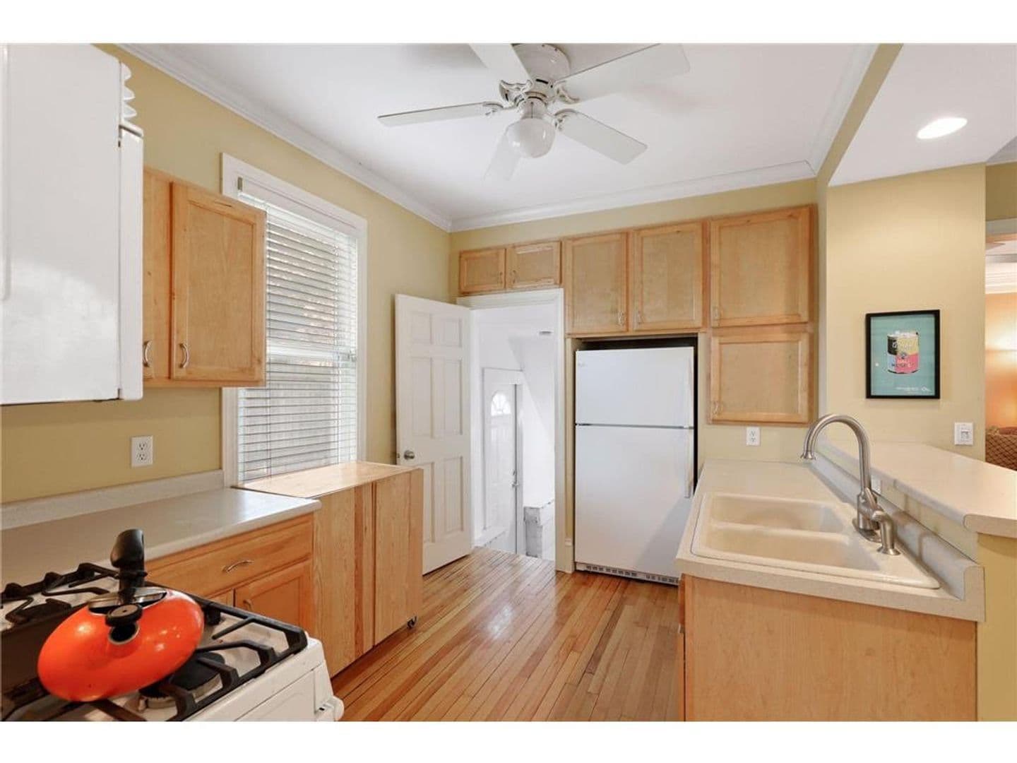 St. Paul House: 406 Fry St