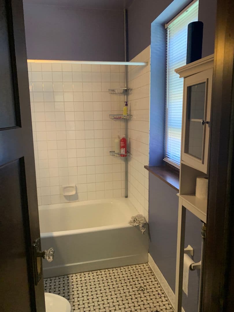 Minneapolis Apartment: 813 University Ave SE
