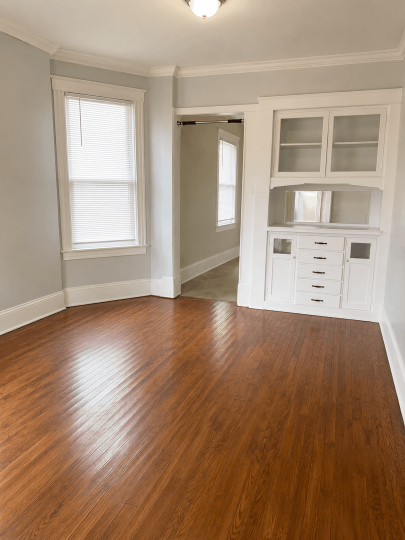 Minnneapolis Apartment: 816-818 University Ave SE