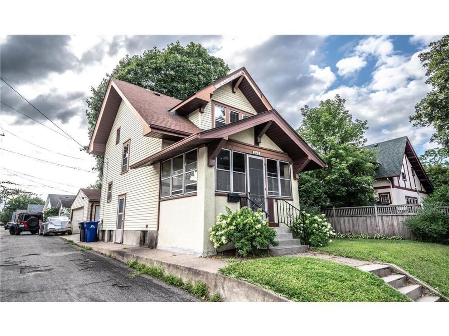 St. Paul House: 216 Cretin Ave N