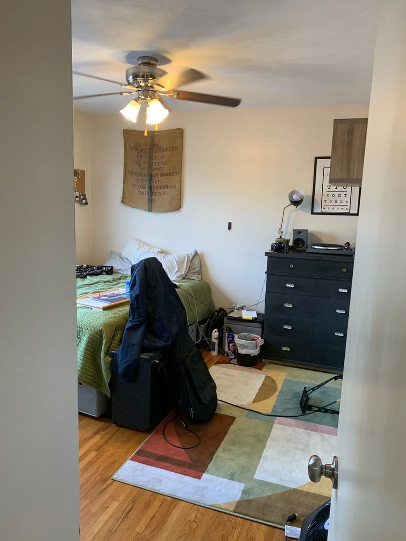 Minneapolis Apartment: 815 13th Ave SE