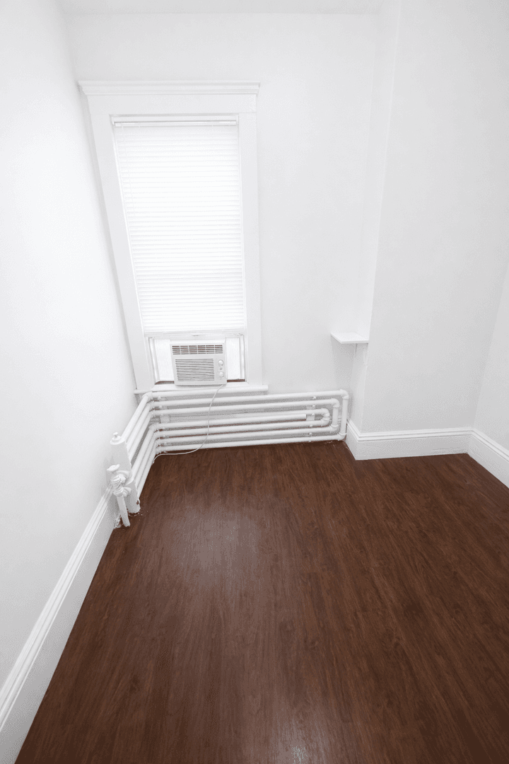 Minneapolis Apartment: 1309 7th St SE