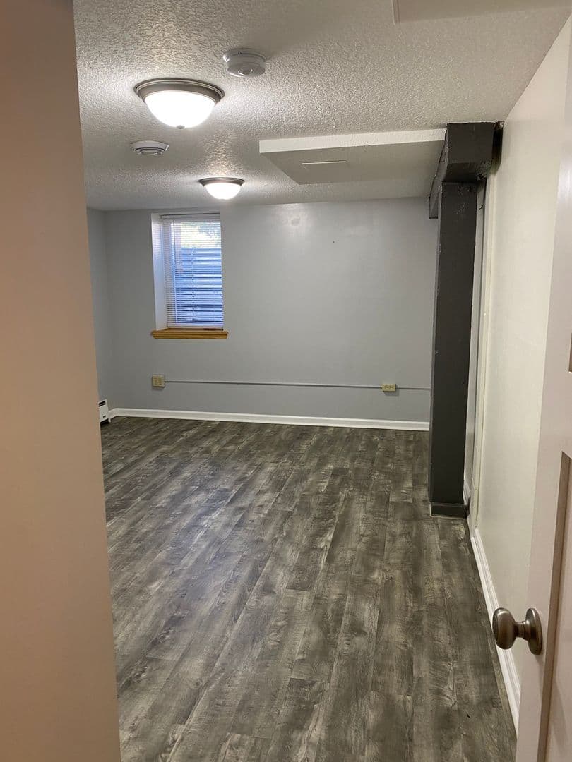 Minneapolis Apartment: 1212 Como Ave SE