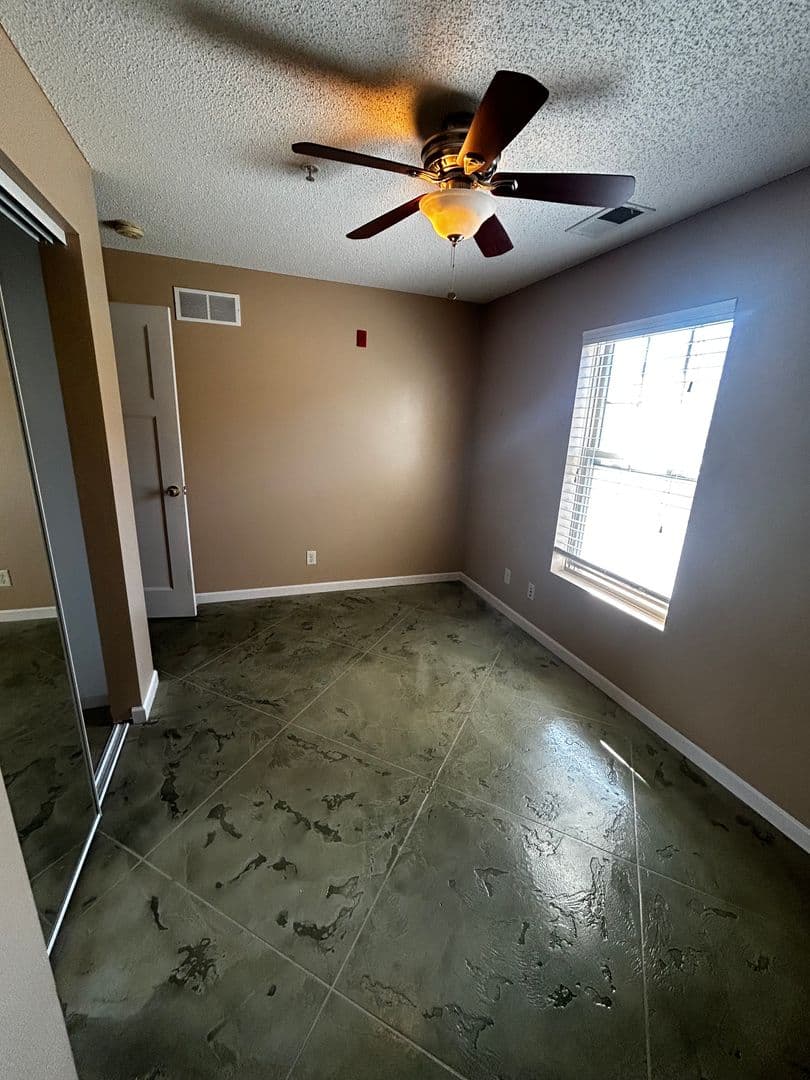 Minneapolis Apartment: 633 Ontario St SE