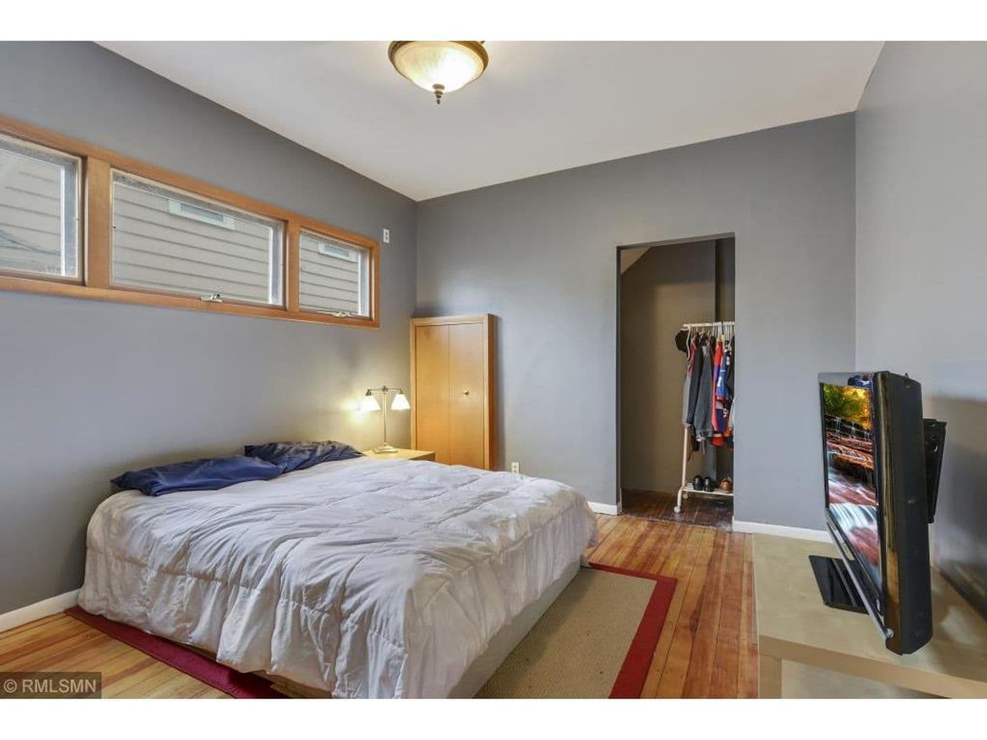 St. Paul Apartment: 1522 Minnehaha Ave W