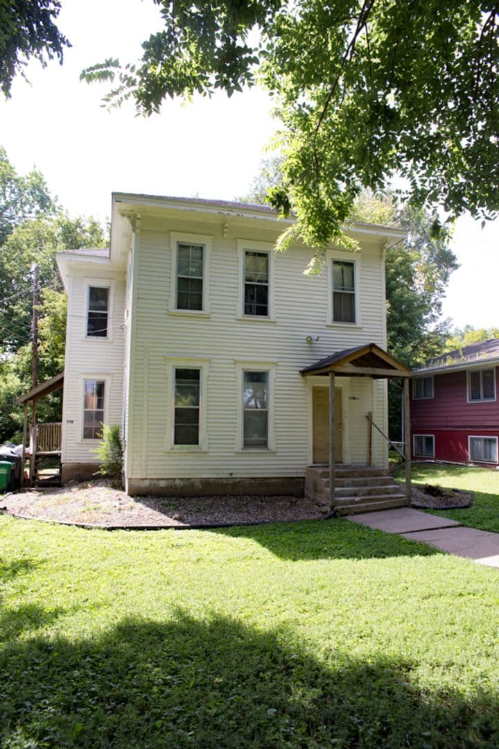 Minneapolis Apartment: 2108 Talmage Ave SE