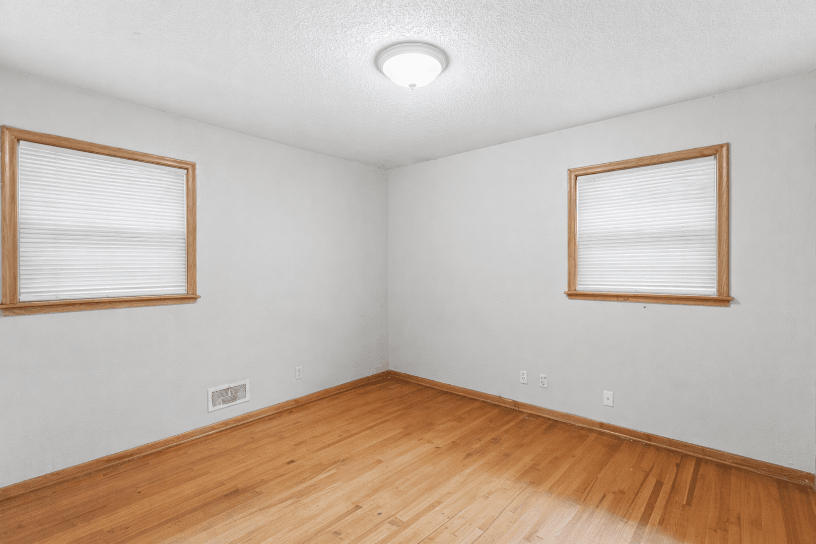 Minneapolis Apartment: 2905 32nd Ave NE