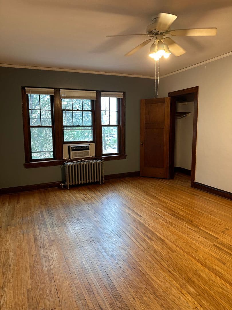 Minneapolis Apartment: 813 University Ave SE