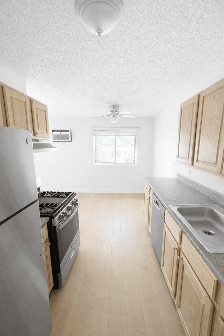 Minneapolis Apartment: 1004 7th St SE