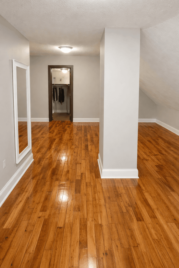 Minneapolis Apartment: 2616 Taylor St NE