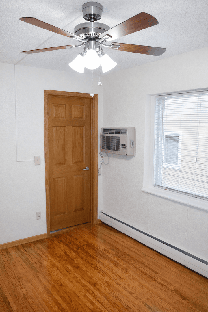 Minneapolis Apartment: 319 8th St SE