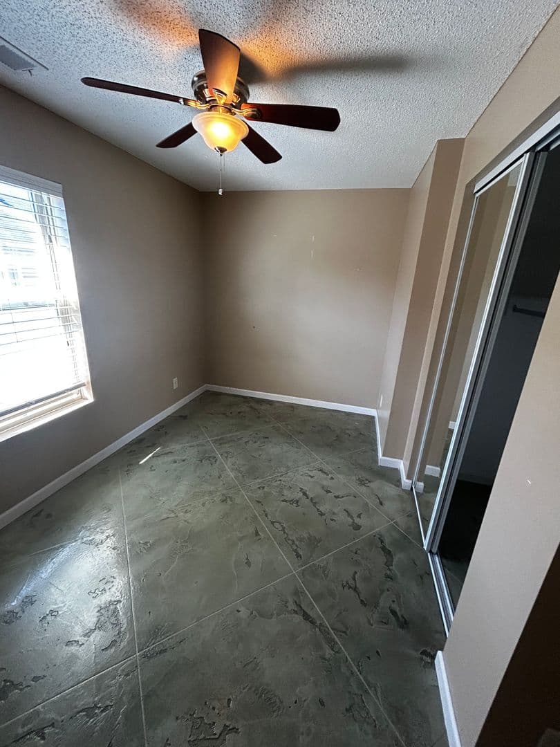 Minneapolis Apartment: 633 Ontario St SE