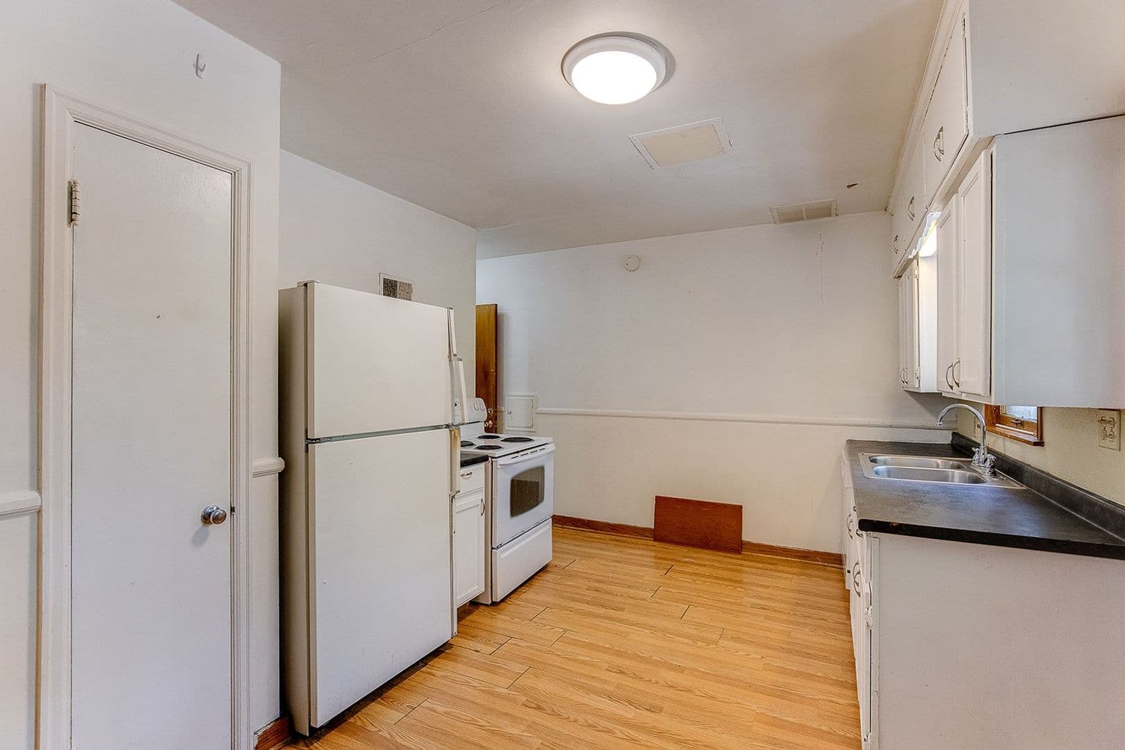St. Paul Apartment: 865-67 Snelling Ave N