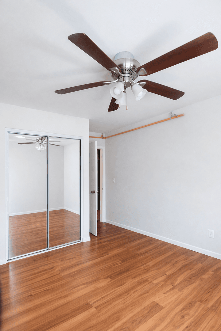 Minneapolis Apartment: 815 13th Ave SE