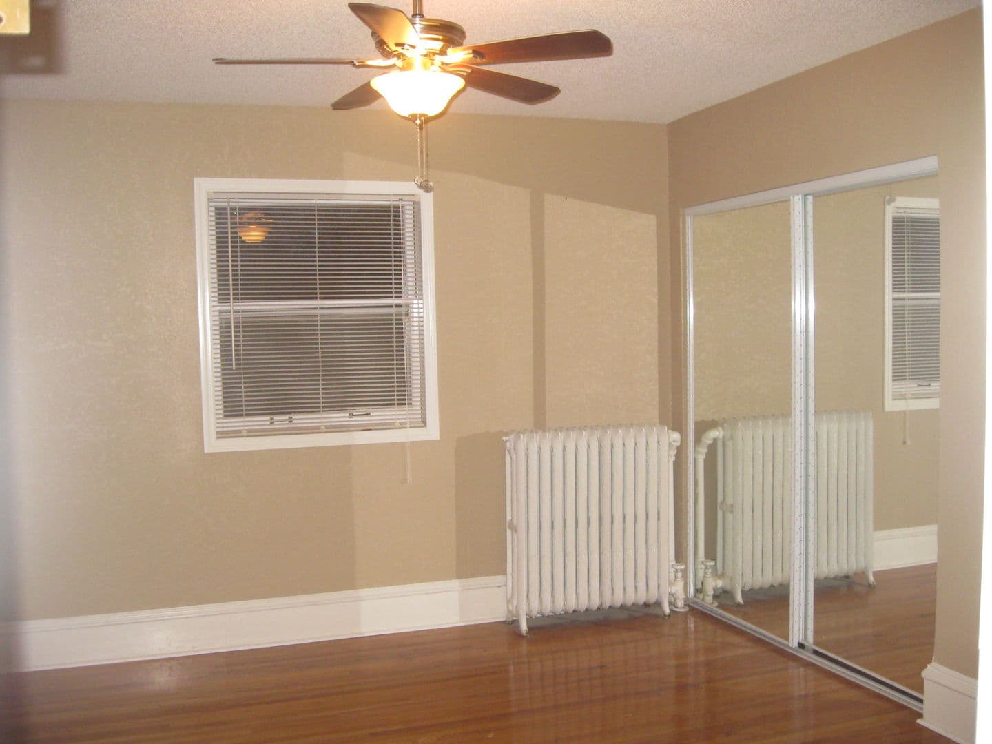 Minneapolis Apartment: 628-30 11th Ave SE