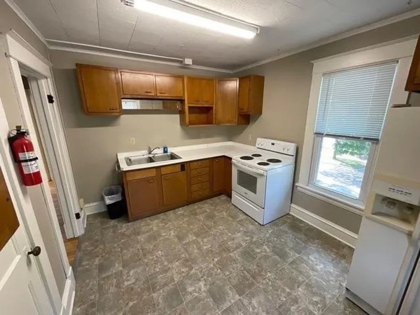St. Paul Apartment: 803 Snelling Ave N